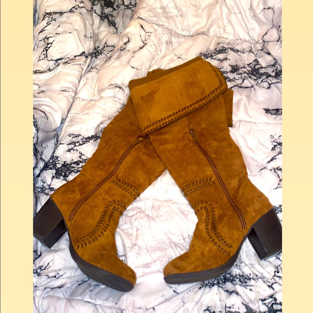 Michael Antonio brown suede boots